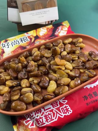 同事买的这款兰花豆香香脆脆的我超爱!我也回购了一包,颗颗都裹满了牛肉粉,嘴馋一颗接着一颗好吃到停不下来!#零食推荐 #零食大礼包 #零食很忙