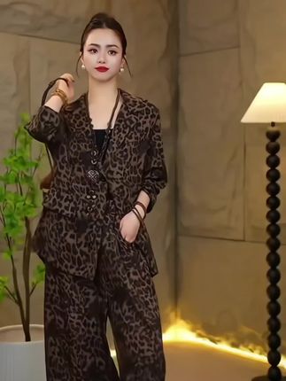 #春秋穿搭 #穿出女人味 #女装穿搭 #洋气穿搭 @巨量千川 @DOU+上热门