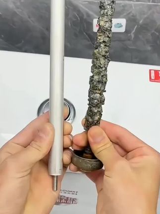 简单操作,自己动手。及时清洗更换,洗澡更舒服,用水更安心!#清洗小妙招 #热水器清洗 #清洗热水器 #热水器除垢