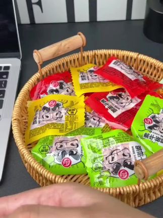这个素牛板筋巨好吃!越吃越上头~Q弹入味,爱吃的姐妹多囤点~#零食 #香辣素牛板筋#追剧小零食 #解馋#休闲零食 #休闲零食