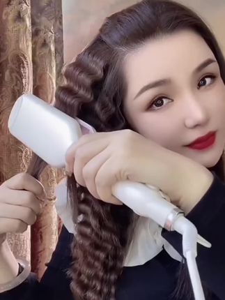 #发型教程 #发型决定气质 贴头皮,发量少都可以用#美出高级感 #复古羊毛卷 #发型的重要性