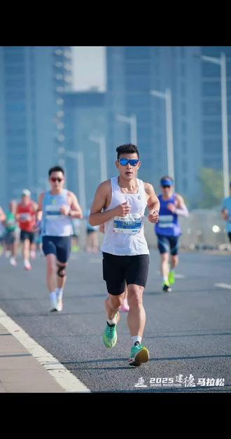 #马拉松精神 #传递奔跑的力量 #建德马拉松@哪吒滚滚儿