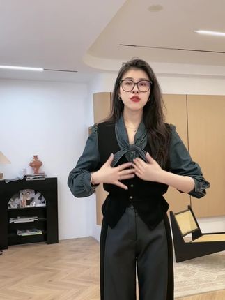 #简约大气 #显高显瘦穿搭 #黑色系穿搭 #气场全开 #品味穿搭