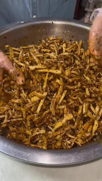 吃不完的萝卜这样做,嘎嘣脆
清脆爽口又开胃#好吃的