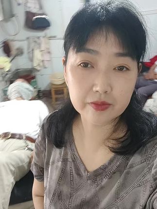 只要努力,就有好的成果!不要和任何人攀比你有你的生活!适合自己的才是最好的!对别人的低三下四只会换来别人的鄙视!