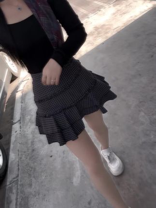 比鲜花更浪漫的,想必就要属送花儿的你了吧#短裙穿搭 #裙子搭配 #小个子穿搭 #穿搭 #日常休闲穿搭
