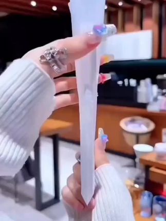 这款玻璃彩绘镜面手机壳颜值真的绝一丨了,高级有质感,上手效果舒适,镜头全包可以防止镜头刮花,真的是简约不简单呀,个位数带回家呀!#留下你的手机型号#防摔手机壳推荐 #夏日小清新手机壳推荐 #数码科技