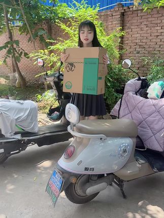 #抖出健康抖出快乐 #生活的记录 #桔子姑娘纸巾 #原生木浆面巾纸推荐 要再买那种三层四层的合格品纸巾了,来我们橘子姑娘新款的五层加大加厚的熊猫系列,真的是特别好用,还是优等品纸巾,双国标的母婴用纸