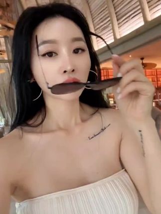 杨圣坤2025夏季太阳镜防强光墨镜蛤蟆镜休闲简约百搭女#品质女装 #时尚百搭#太阳镜#防强光墨镜