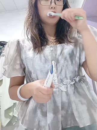#李时珍牙科分离剂 #牙膏推荐 #刷牙 #自用好物分享 #清洁口腔