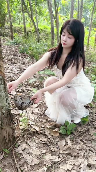 忘了她,我割胶养你#谁dj #户外舞蹈 #浅跳一下
