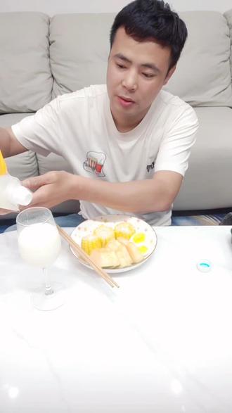 巴氏鲜牛奶搭配玉米 #美食趣事分享 #鲜奶喝的就是鲜活营养 #鲜奶 #酸奶