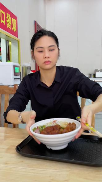 二姐模仿姐夫去粉店吃粉#韦二小姐