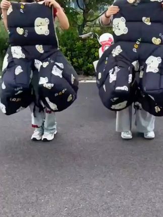 哇塞!后座通用加厚电动车挡风被,成人儿童都爱! #加大加厚被 #通用款风被 #通用款挡风被 #实用挡风被 #成人儿童通用