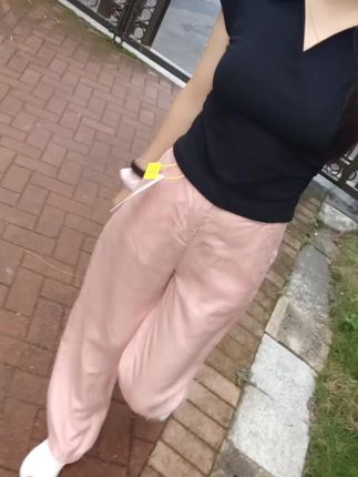 努力赚钱吧,上了年纪的快乐都需要用金钱来维持,钱是成年人最大的体面人给不了的东西,钱能给...