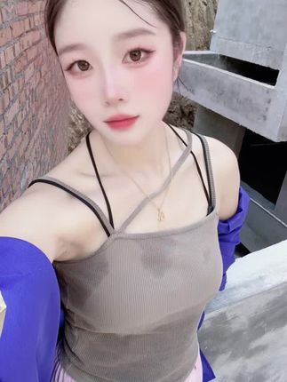 #我要上热门🔥 穿中式小衫,悟幸福:别执念“多富足”,拥抱“够满足就好”,简单糊涂过,开心自然冒,生活就该这味~#烦恼忘掉面对生活啊 #