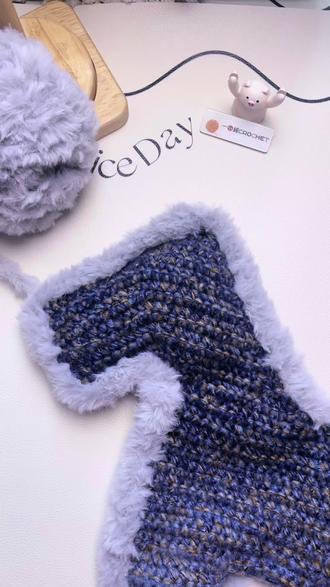 🧨|新年限定·“马上有钱”包包来啦……附图解 ·一针一线钩匹🐴,把“马上有💰”背在身上,快来认领手工人专属的2026年开运坐骑吧~ ✨✨✨
~·~·~·~·~·编织说明·~·~·~·~·~
🪡:钩针4.5mm+5.0mm
🧶:@BIGGIFT不丁手作 唐彩+皮草线
🎨:15,22
感谢@古怪了了(liao)姐妹的图解和教程 ❤️
#爱生活爱编织 #2026 #钩织包包 #钩针编织 #手工毛线编织