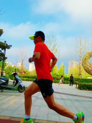 跑步羽毛球运动为什么要穿这种专业的袜子,因为它舒适透气防滑减震耐磨宽松自由 而且软弱亲肤防异味#户外运动 #羽毛球袜子 #跑步袜子推荐 #生命在于运动一起锻炼吧 #好物推荐🔥