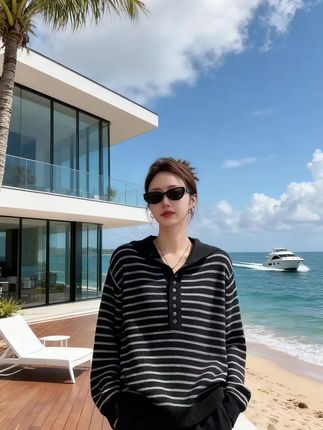 韩系慵懒风拉满!2025秋新款连帽条纹针织衫,叠穿单穿都巨百搭 谁懂啊!入秋第一件针织衫就锁死这件韩版连帽条纹长袖针织衫! 2025秋季新款的慵懒感真的绝了~黑白条纹经典不挑人,半开襟纽扣设计自带随性时髦感,宽松版型把“舒适慵懒”刻进骨子里,连帽款还多了份休闲随性,秋日常穿的“懒人刚需”就是它! 不管是单穿配阔腿裤走韩系OOTD,还是内搭在大衣、牛仔外套里当打底,都巨巨巨百搭!秋季通勤、逛街、约会一套就出门,这种慵懒又不失格调的韩系休闲风,谁穿谁沦陷~ 秋装上新别错过,入手一件承包整个秋天的时髦与舒适,韩系女孩们快冲!#高级感穿搭 #优雅气质 #针织衫 #慵懒风穿搭