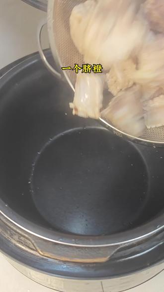 排骨和脐橙的神仙吃法,一吃一个不吱声,有手就会做#抖音生活观察计划 #橙子的神仙吃法 #排骨的神仙吃法 #做菜我是认真的努力做好每一道菜