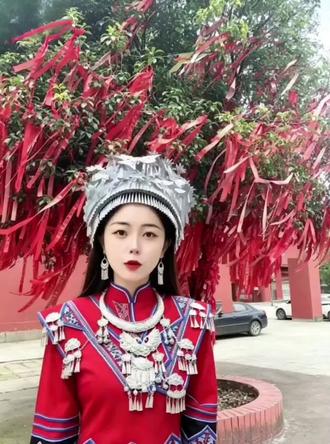 关于苗族的情蛊,你们都了解吗?#苗族民族服 #复合挽回
