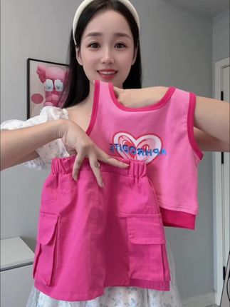 巨显白洋气!这个款式真的太上档次了!出门拍照打卡真的巨巨巨出片儿!#高品质童装 #生女儿就是用来打扮的 #生女儿就要这样穿 #骗你生女儿 #女童套装