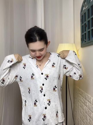 #秋款睡衣#睡衣套装 这个米老鼠图案也太好看了吧。