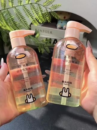 夏天孩子出汗多,洗发水就不要用洗护二合一了#兔头妈妈桃叶精华 洗发水新升级了还添加了五种氨基酸配方洗完头发清清爽爽又柔顺#洗发水推荐 #儿童洗发水