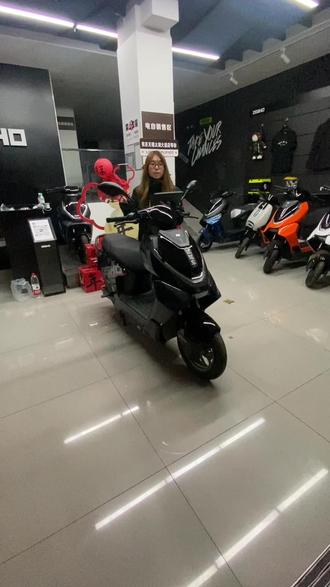 4399带走这台性价比拉满的神车!#买电摩选极核 #ZEEHO极核 #极核出马一骑当先 #骑极核真舒服