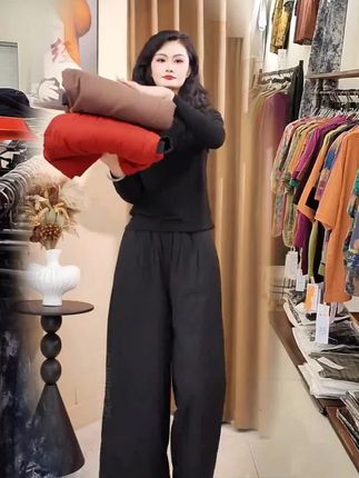 新季保暖棉裤,高端大气,轻松应对秋冬寒冷。✨#随时随地标记一下 #高端女装 #新款发布#秋冬穿搭 #棉裤@俞莲百货