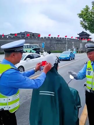 爱国红旗反光贴再过几天满大街都是五星红旗 了,贴上即安全又喜色哦 #反光贴 #五星红旗反#国庆节