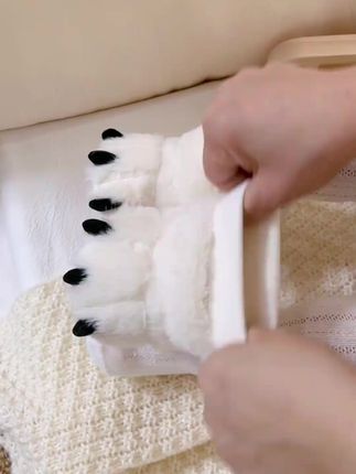 气温骤降,宝宝不穿鞋很容易受凉,买了一双好看的爪爪鞋,太可爱了,鞋袜一体的款式特别好穿,还有防掉抽绳都不需要掉鞋 #宝宝鞋  #婴儿鞋  #学步鞋  #软面软底好穿又好看  #软糯糯