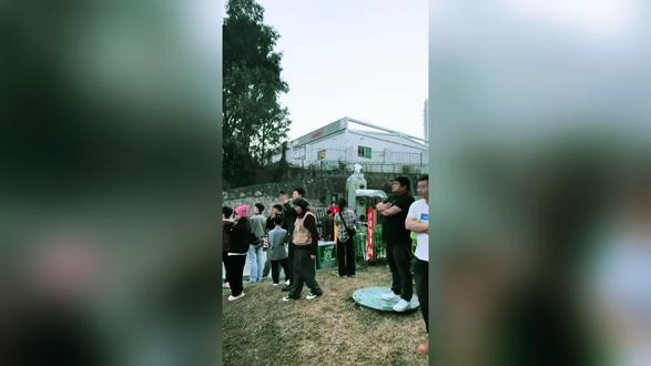 深圳烤鸡少年爆火,为什么? #烤鸡少年小陈