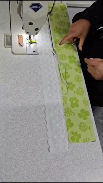 #diy手作 #缝纫日常 缝纫机走线,布料翻边,手作发圈教程来啦#diy手作#缝纫日常#手工缝制