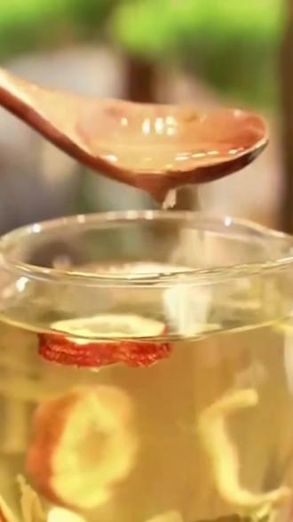 荷叶山楂陈皮薏米茶🍵 清清爽爽的口感,带着点山楂的微酸,喝起来一点不涩~
这杯茶搭配超用心!#荷叶山楂陈皮茶 #荷叶山楂薏米茶 #山楂荷叶陈皮茶 #山楂荷叶茶的功效与作用 #仙女都在喝什么