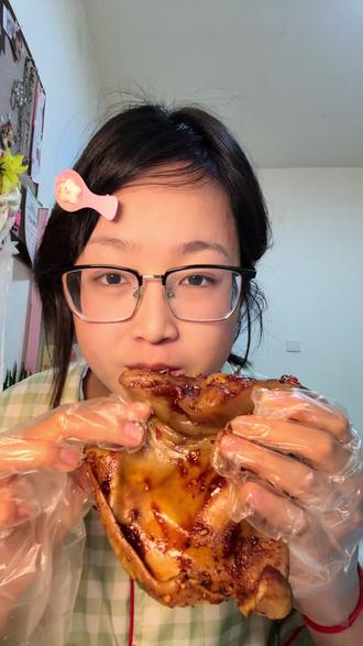 猪耳朵好吃 但是好贵#上热门话題 #猪耳朵#吃货日常##味道好极了你们想吃吗 ##唯美食不能辜负