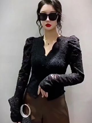 国标舞时尚显瘦V领泡泡袖蕾丝长袖内搭上衣女四季百搭打底衫小衫#蕾丝打底衫#谁穿谁好看 #高级感穿搭 #辣妹穿搭