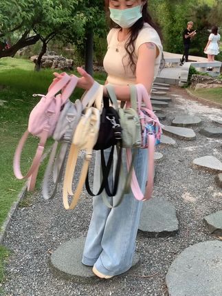 时尚大方多口袋单肩斜挎手提包方便出行日常上班还是短途旅行便捷实用单肩斜挎手提包#百搭包包 #美包分享 #休闲便携包 #单肩斜挎包 #出门必备