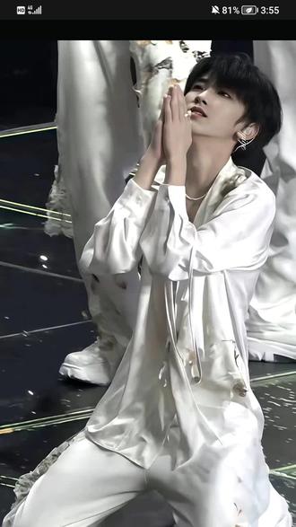 左奇函生日快乐
3月19日#全世界安利