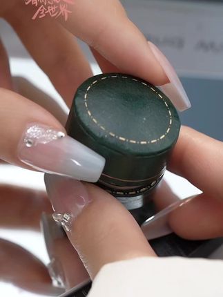 以你之名,冠我之姓,戴着刻有他姓氏的字母戒指也太浪漫了吧?#情侣对戒 #戒指控 #925银