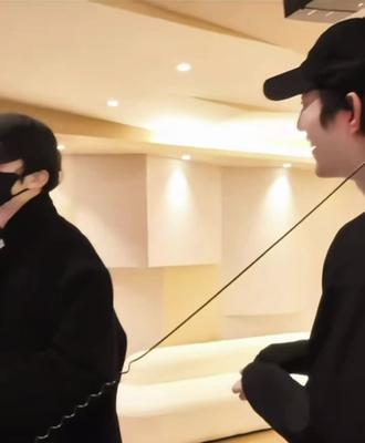 笑得我好崩溃 邱邱Q到了✨的仙君有劫 俺不中了哈哈哈哈哈哈哈😂😂
#黄星#邱鼎杰#仙君有劫