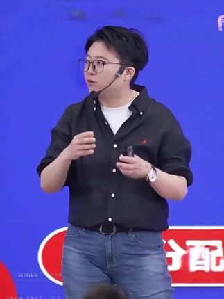 学会幽默到哪里都左右逢源,幽默才是真正的智慧,幽默的人总能处处逢源,得到更多人的喜欢#高情商说话技巧#说话技巧