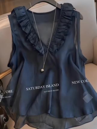 #穿出你的时尚你的感觉 黑色高级感木耳边V领无袖衬衫女2025夏季外穿气质纯欲微透上衣#木耳边衬衫 #无袖v领衬衫 #气质上衣