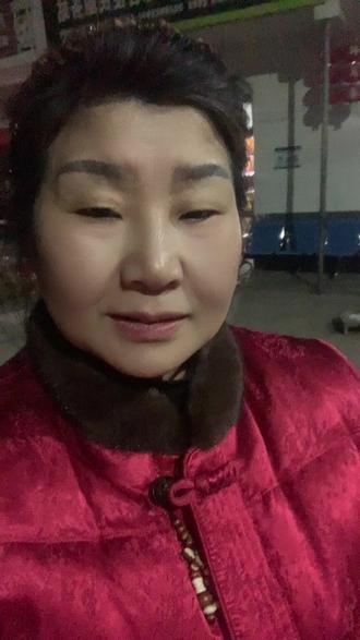 一晃就初三了, 祝愿大家心想事成,万事吉祥'给大家拜晚年了!