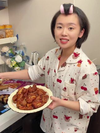 又做了全家都喜欢吃的蒜香牛肋条,越嚼越香 #美食vlog #日常做饭 #我的厨房日记 #蒜香牛肋条 #牛肋条 C