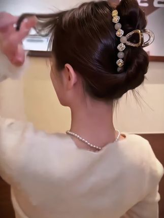 #简单好看发型 #手残党也能学会的发型 #编发盘发 #抓夹教程 #发型教程