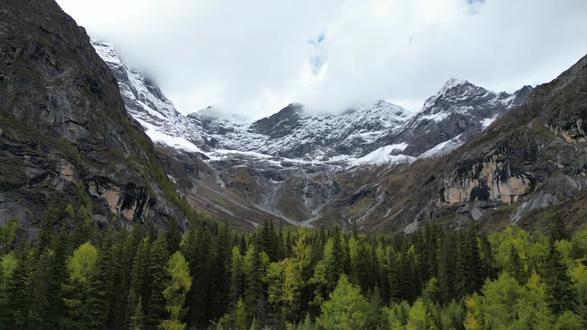 #川西美景 四姑娘山 木格措 中路藏寨
无人机视角