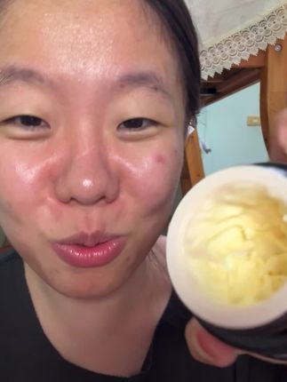 卡粉用它,皮肤爱晕妆用它,贴贴霜保湿不油腻,好用不卡粉#贴贴霜#服帖底妆#底妆
