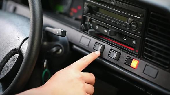 网传纯电普桑 6 万,你信了吗?#汽车 #买车 #桑塔纳 #情怀 #新能源汽车