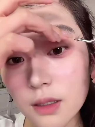 自带胶睫毛,方便快捷#新手化妆教程 #睫毛 #助手抖音助我上热门 #美妆 #眼妆